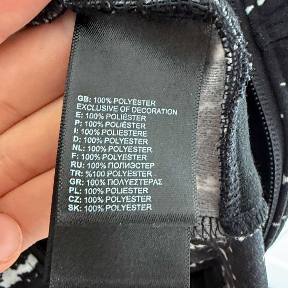 The North Face Women’s Black and White Zip-Up Hoodie, Medium - Picture 3 of 5
